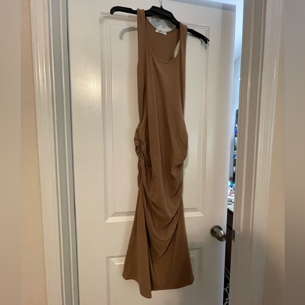 Neutral stretchy midi dress